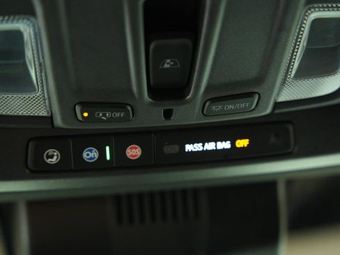 Used 2025 GMC Sierra 1500 AT4 w/ AT4 Premium Package AWD/4WD image 46