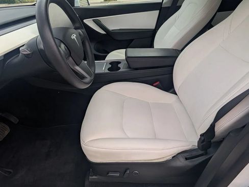 Used 2021 Tesla Model Y 2WD image 9
