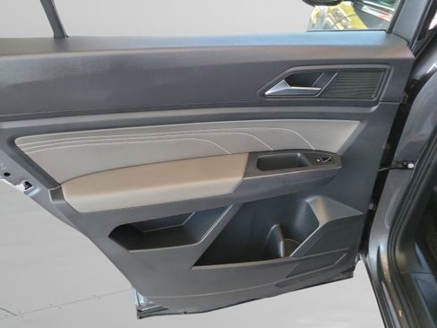 Used 2021 Volkswagen Atlas Cross Sport SE w/ Panoramic Sunroof Package FWD image 24