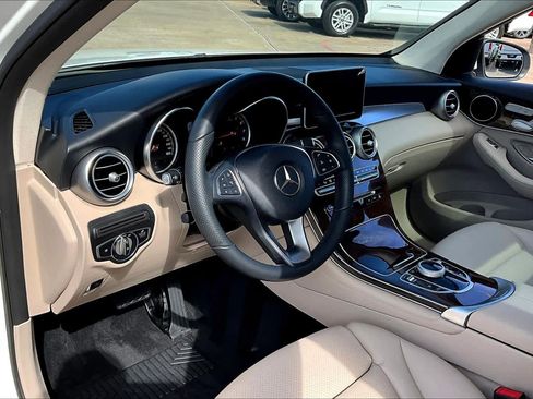 Used 2019 Mercedes-Benz GLC 300 image 18