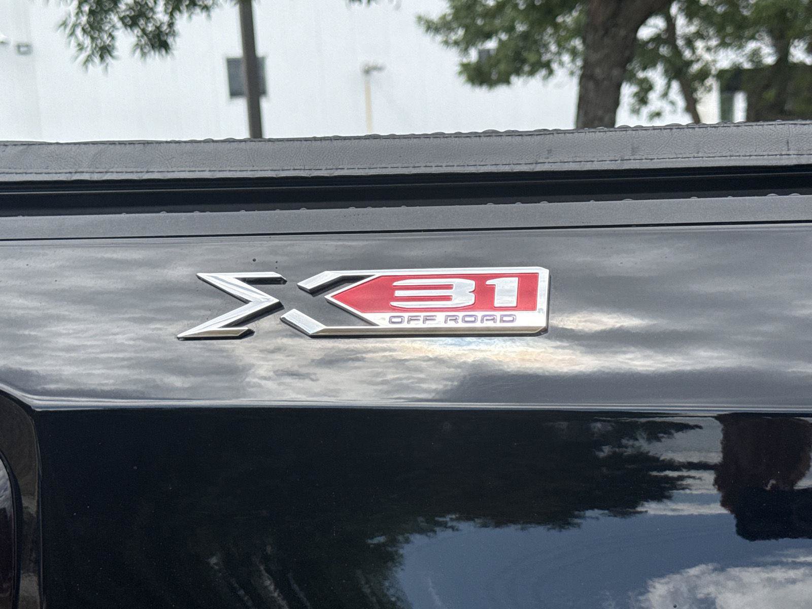 Used 2020 GMC Sierra 1500 SLT w/ SLT Premium Package AWD/4WD image 13