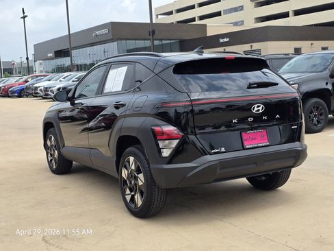 Certified 2025 Hyundai Kona SEL AWD/4WD image 8