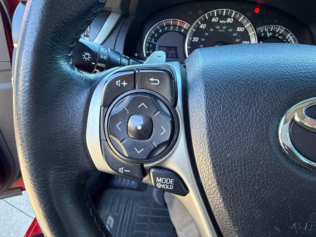 Used 2014 Toyota Camry SE FWD image 14