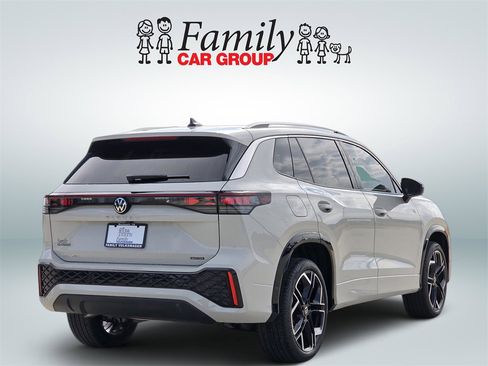 New 2026 Volkswagen Tiguan SEL R-Line image 4
