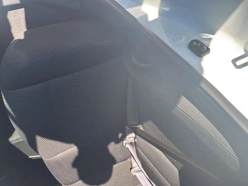 Used 2015 Nissan Leaf S FWD image 22