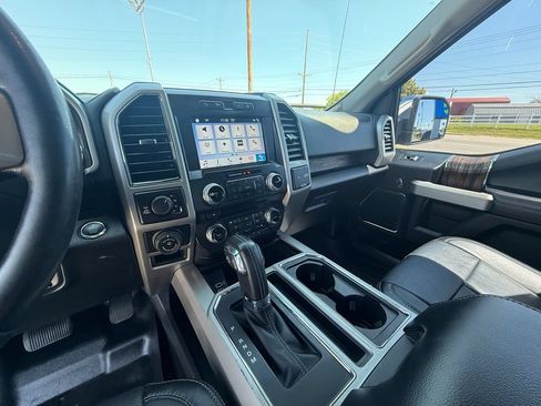 Used 2018 Ford F150 Lariat w/ Equipment Group 502A Luxury AWD/4WD image 15