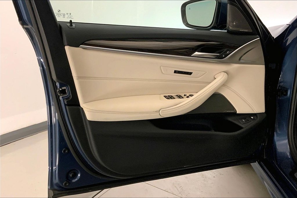 Certified 2023 BMW 530e xDrive w/ Premium Package AWD/4WD image 24