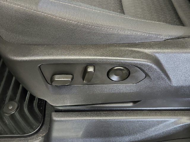 Used 2023 Chevrolet Silverado 1500 LT AWD/4WD image 17