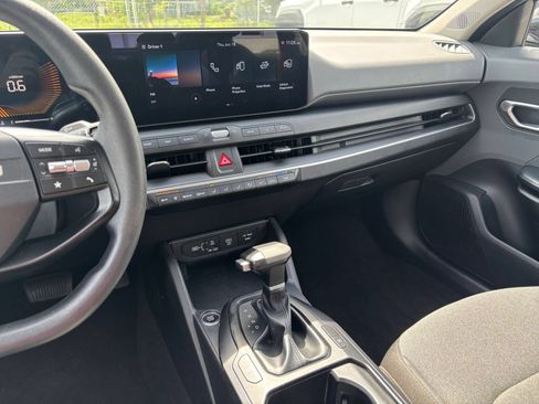 Used 2025 Kia K4 FWD image 17
