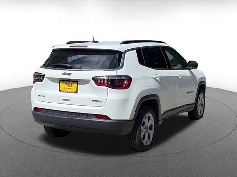 Used 2025 Jeep Compass Latitude AWD/4WD image 15