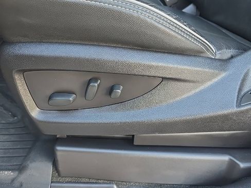 Used 2018 Chevrolet Silverado 1500 High Country image 15