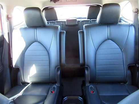 Used 2020 Toyota Highlander XLE image 15