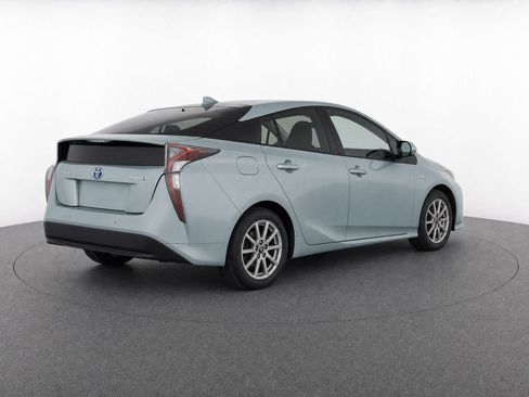 Used 2017 Toyota Prius Two w/ Prius Two Safety Plus Package FWD image 6