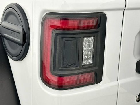 Used 2020 Jeep Wrangler Unlimited Rubicon w/ Quick Order Package 28Y Recon AWD/4WD image 24