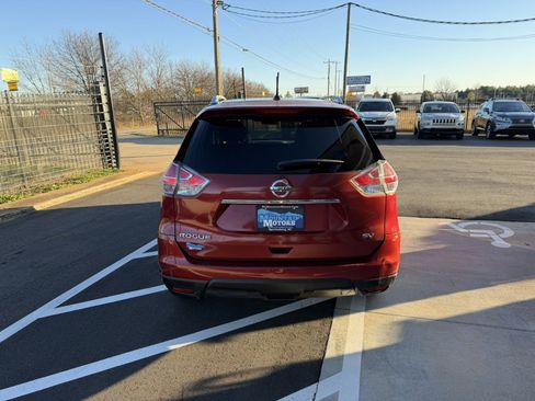 Used 2016 Nissan Rogue SV image 5