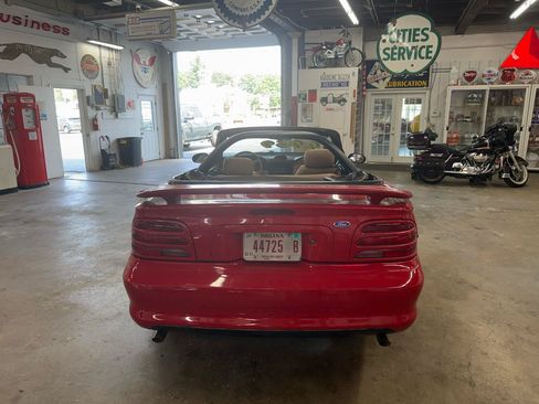 Used 1994 Ford Mustang GT RWD image 4