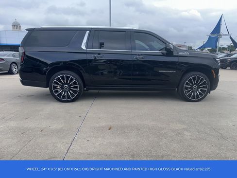 Used 2025 Chevrolet Suburban High Country AWD/4WD image 6