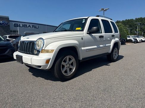 Used 2007 Jeep Liberty Limited AWD/4WD image 2