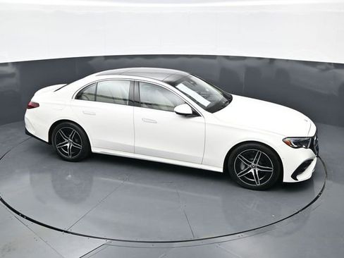Used 2025 Mercedes-Benz E 450 4MATIC Sedan image 32