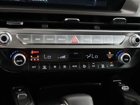 Used 2025 Kia Telluride S AWD/4WD image 21