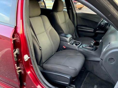 Used 2017 Dodge Charger R/T image 8