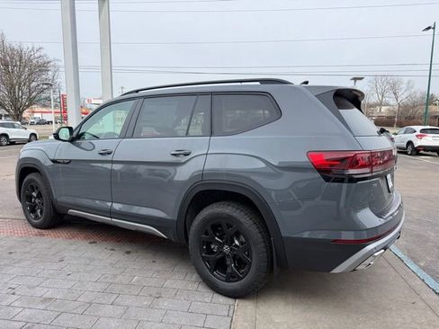 New 2026 Volkswagen Atlas Peak Edition image 4