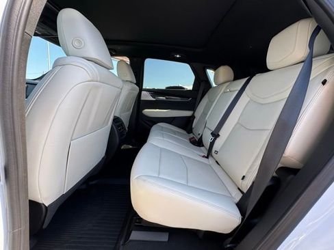 New 2025 Cadillac XT5 Sportv w/ LPO, Floor Liner Package image 36