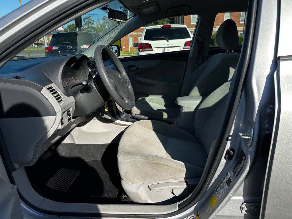 Used 2012 Toyota Corolla L FWD image 11