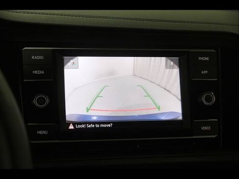Certified 2024 Volkswagen Jetta SE w/ Panoramic Sunroof Package FWD image 12