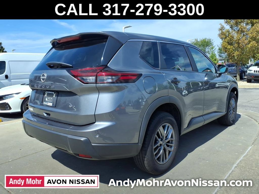 Used 2024 Nissan Rogue S AWD/4WD image 7