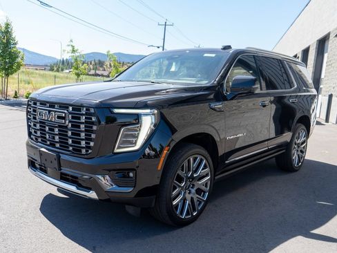 Used 2026 GMC Yukon Denali Ultimate AWD/4WD image 3