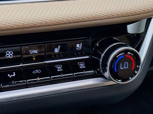 New 2026 Chevrolet Equinox ACTIV w/ Convenience Package III image 21