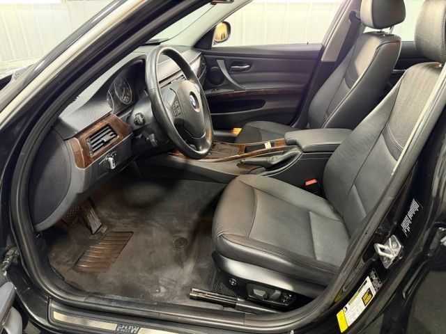 Used 2011 BMW 335i xDrive Sedan AWD/4WD image 7