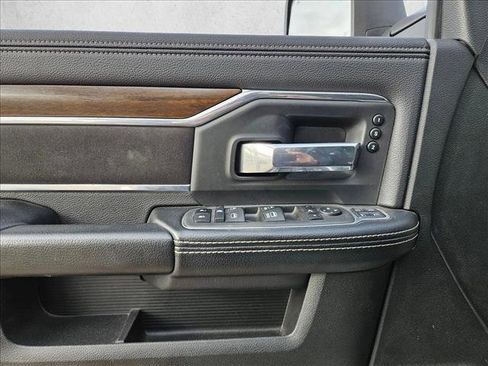 Used 2024 RAM 2500 Laramie w/ Towing Technology Group image 9