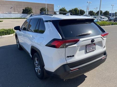Used 2023 Toyota RAV4 LE AWD/4WD image 7