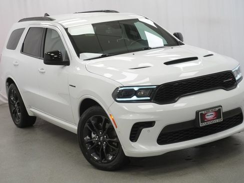 Certified 2023 Dodge Durango R/T w/ Blacktop Package AWD/4WD image 9