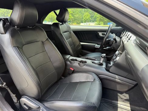 Used 2019 Ford Mustang Premium RWD image 37