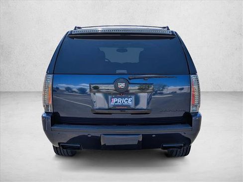 Used 2013 Cadillac Escalade Premium RWD image 7