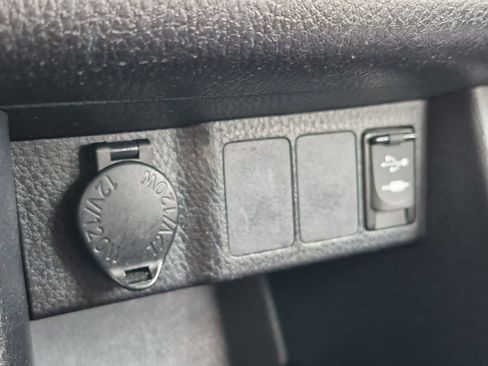 Used 2017 Toyota Corolla LE FWD image 30