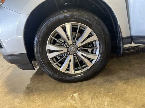 Used 2020 Nissan Pathfinder S image 25