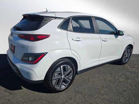 Used 2023 Hyundai Kona SEL image 3