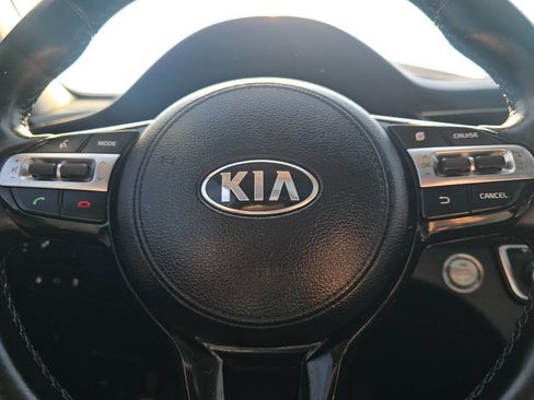 Used 2017 Kia Cadenza Premium w/ Luxury Package image 29