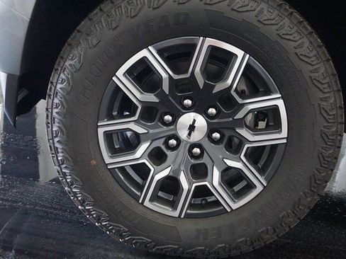 New 2025 Chevrolet Colorado Z71 image 5