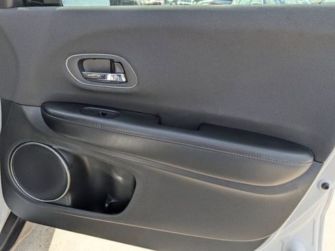 Used 2022 Honda HR-V EX image 34
