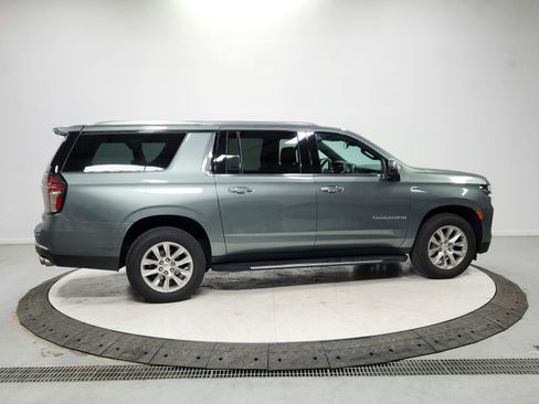 Used 2023 Chevrolet Suburban Premier image 8