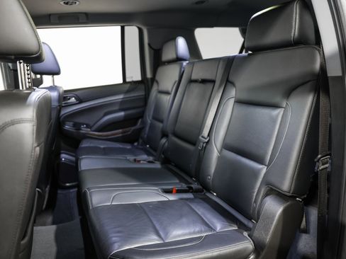 Used 2019 Chevrolet Suburban LT image 27