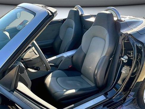 Used 2005 Chrysler Crossfire Limited image 17
