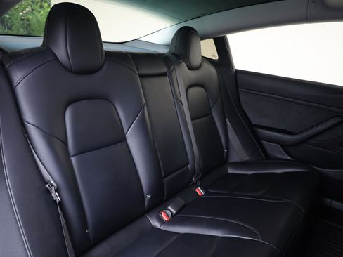 Used 2018 Tesla Model 3 Long Range RWD image 24