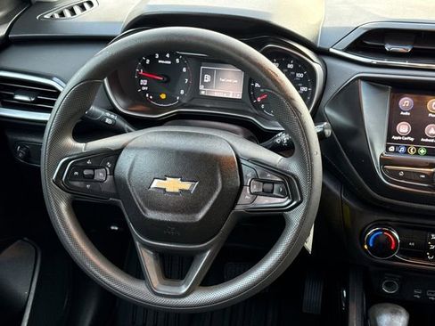 Used 2021 Chevrolet TrailBlazer LS FWD image 13