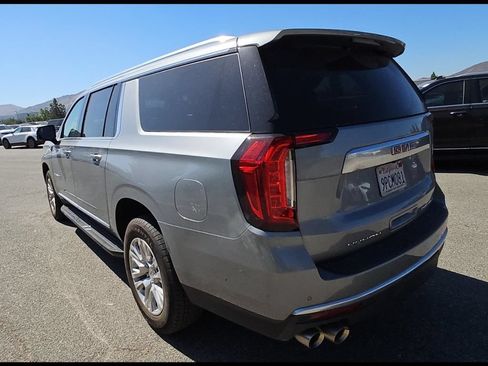 Used 2024 GMC Yukon XL Denali w/ Advanced Technology Package AWD/4WD image 9